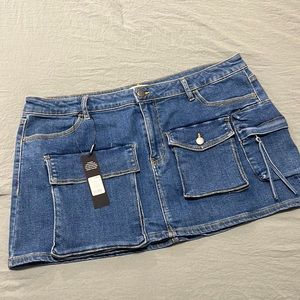 Fashion Nova Denim mini cargo skirt